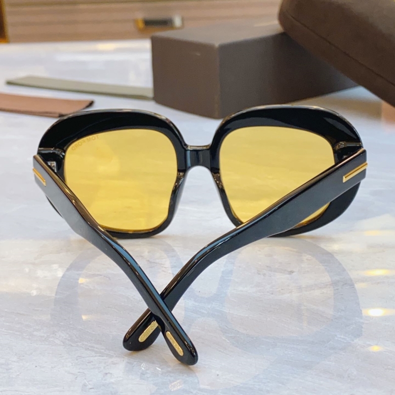 TOM FORD